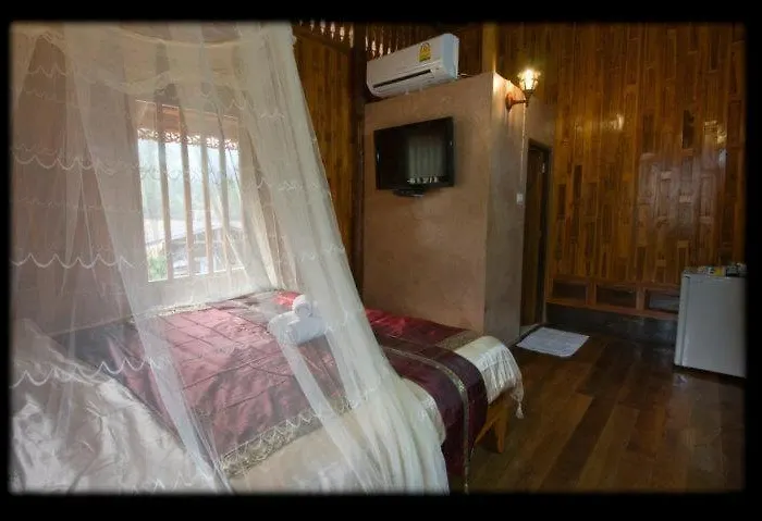Lom Rak 3* สวนผึ้ง